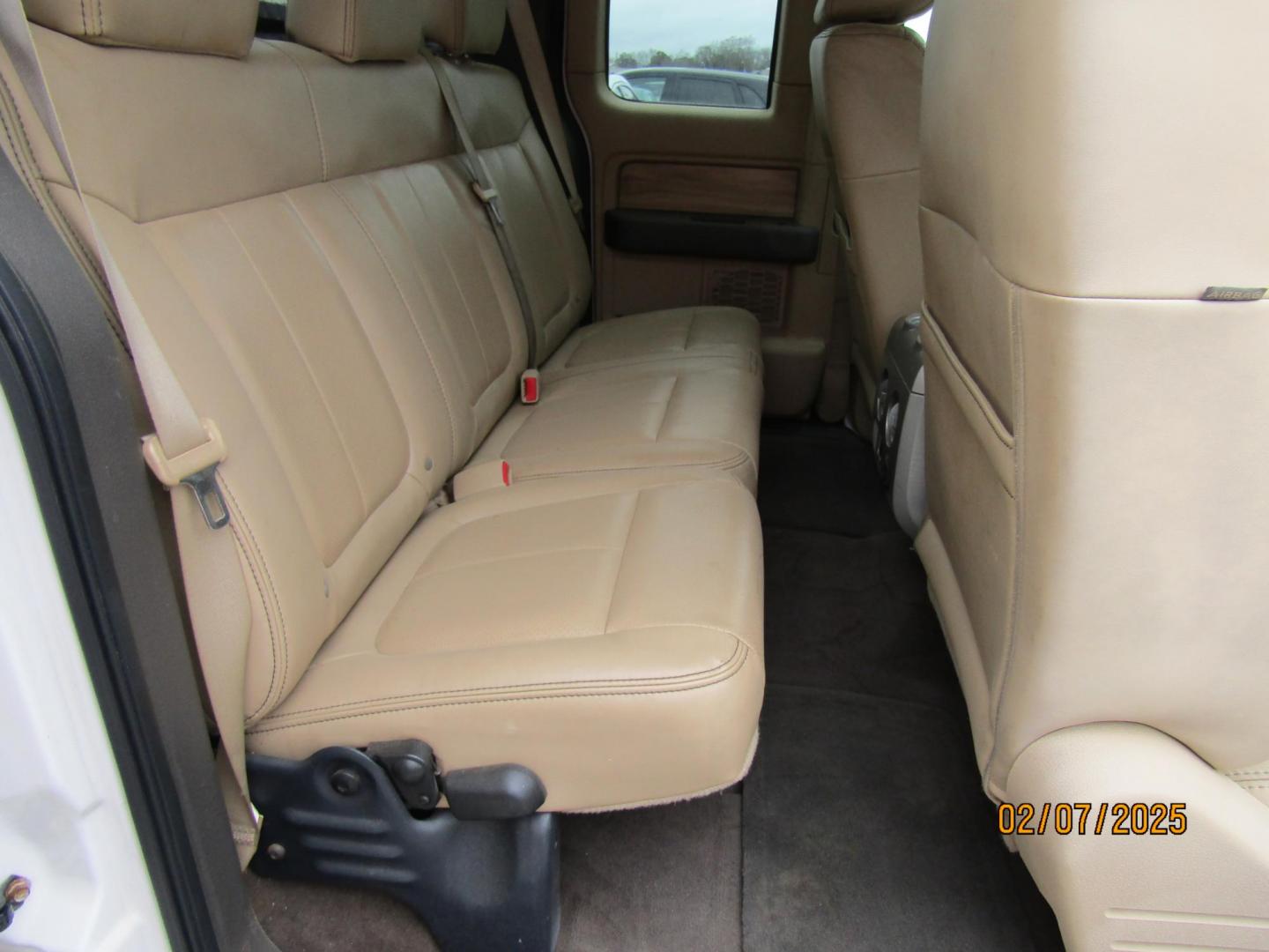 2011 White /Tan Ford F-150 FX2 SuperCab 6.5-ft. Bed 2WD (1FTFX1CF0BF) with an 5.0L V8 engine, Automatic transmission, located at 15016 S Hwy 231, Midland City, AL, 36350, (334) 983-3001, 31.306210, -85.495277 - Photo#8