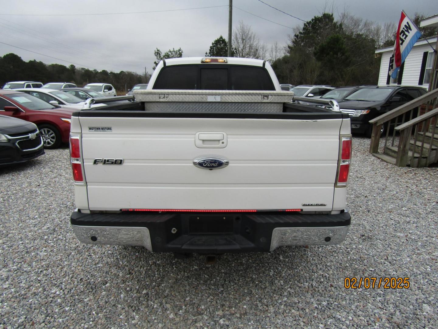 2011 White /Tan Ford F-150 FX2 SuperCab 6.5-ft. Bed 2WD (1FTFX1CF0BF) with an 5.0L V8 engine, Automatic transmission, located at 15016 S Hwy 231, Midland City, AL, 36350, (334) 983-3001, 31.306210, -85.495277 - Photo#6