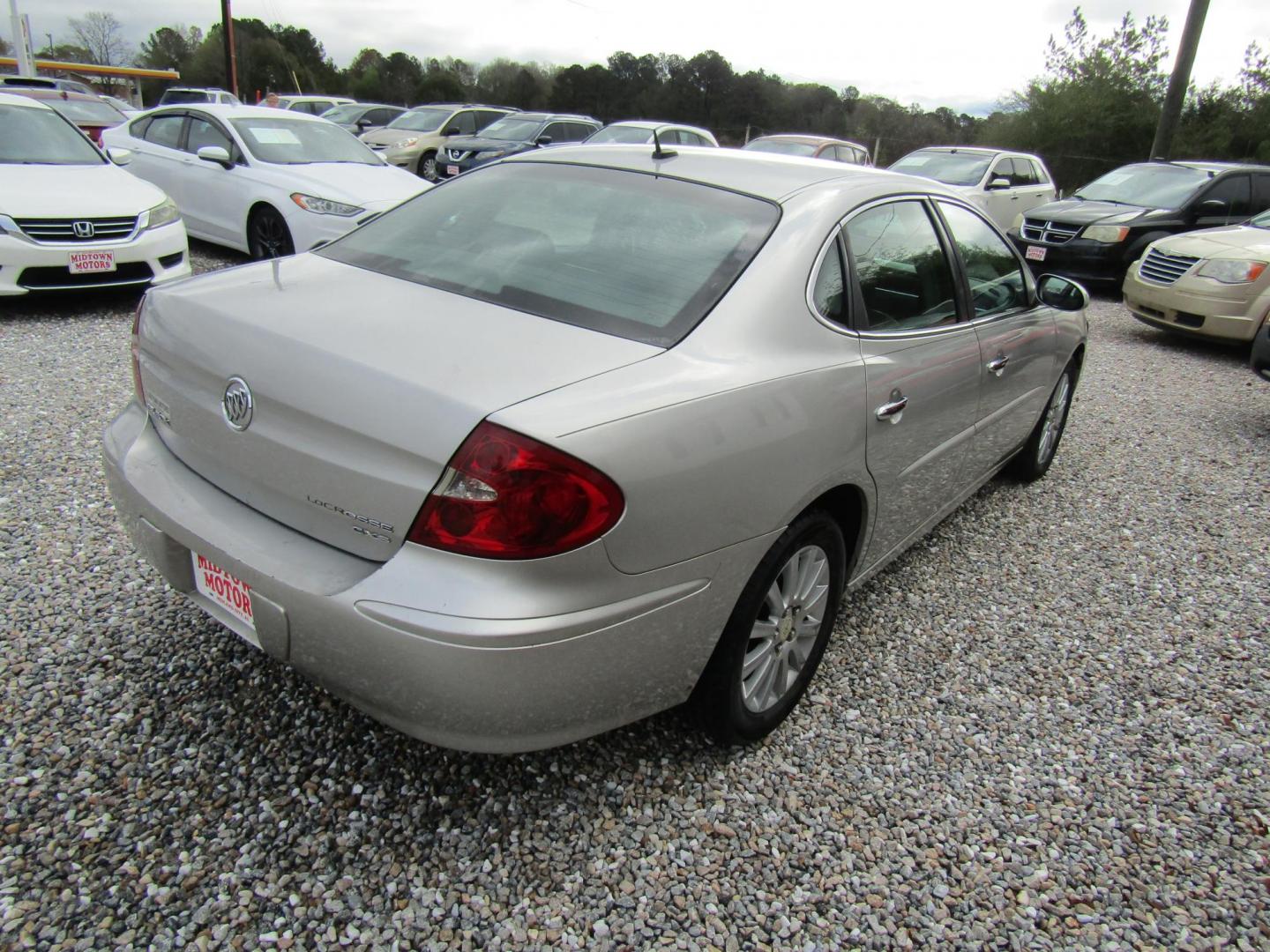 2007 Silver /Gray Buick LaCrosse CXS (2G4WE587471) with an 3.6L V6 DOHC 24V engine, Automatic transmission, located at 15016 S Hwy 231, Midland City, AL, 36350, (334) 983-3001, 31.306210, -85.495277 - Photo#7