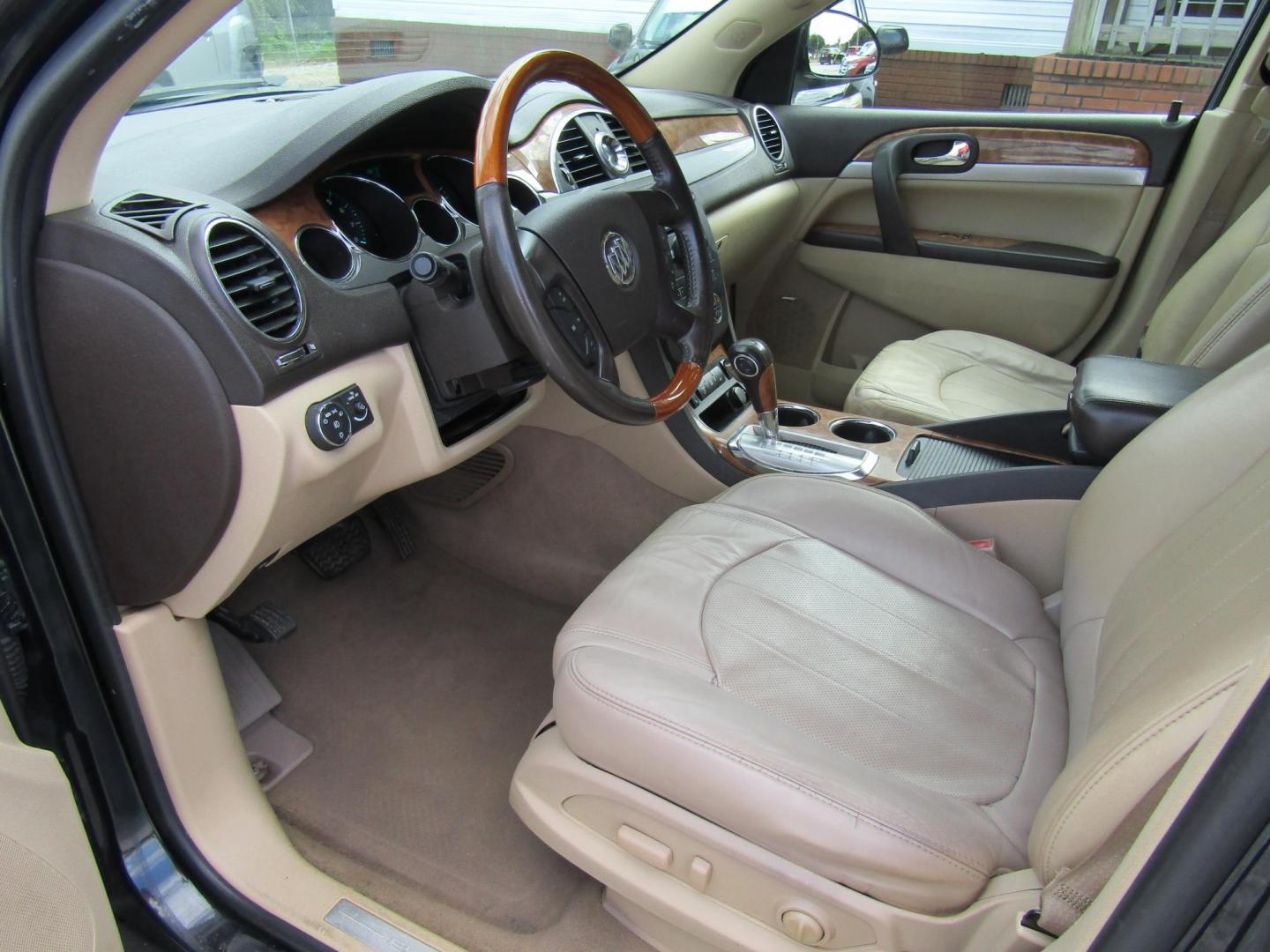 2012 Black Buick Enclave Leather FWD (5GAKRCED7CJ) with an 3.6L V6 DOHC 24V engine, Overdrive transmission, located at 15016 S Hwy 231, Midland City, AL, 36350, (334) 983-3001, 31.306210, -85.495277 - Photo#3