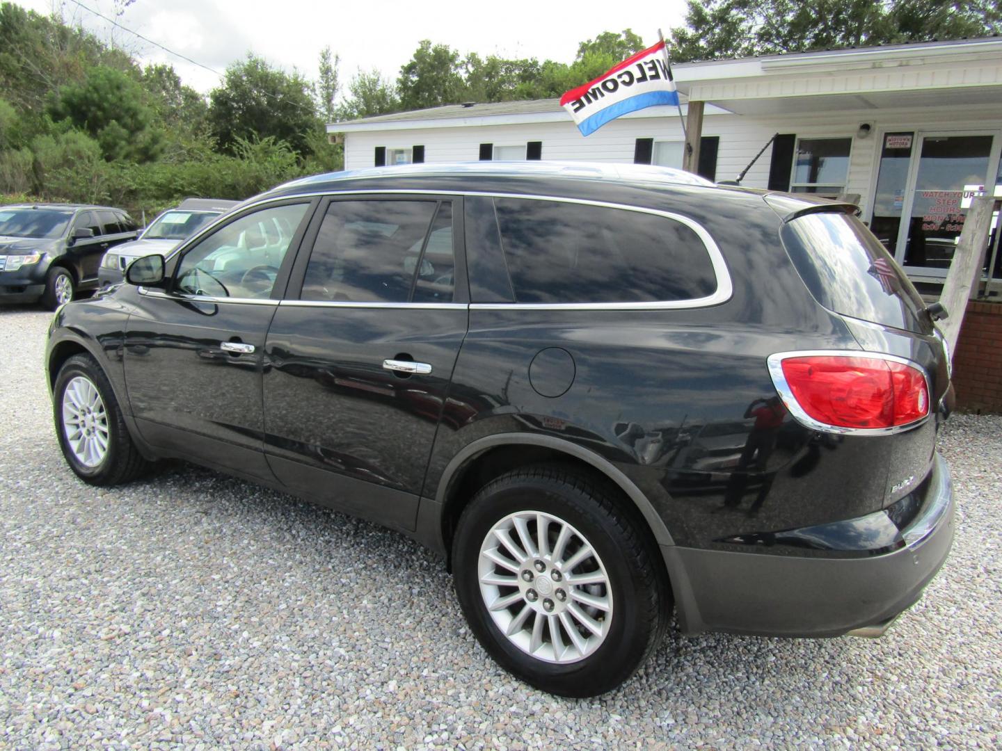2012 Black Buick Enclave Leather FWD (5GAKRCED7CJ) with an 3.6L V6 DOHC 24V engine, Overdrive transmission, located at 15016 S Hwy 231, Midland City, AL, 36350, (334) 983-3001, 31.306210, -85.495277 - Photo#5