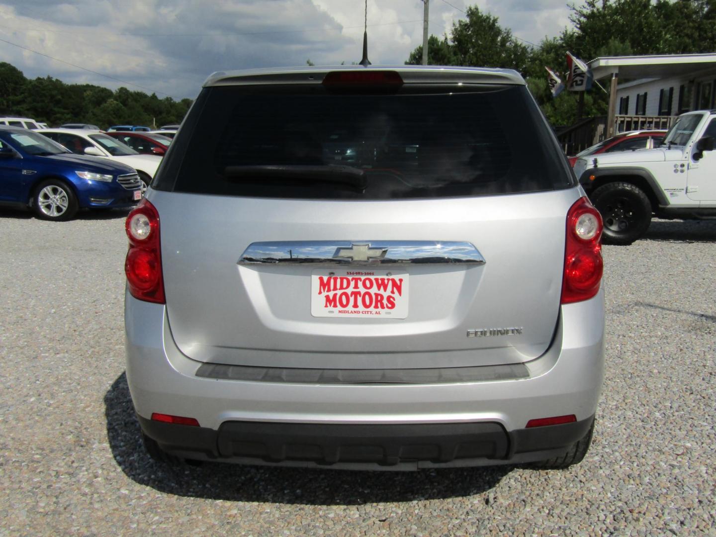 2011 Silver Chevrolet Equinox LS 2WD (2GNALBEC8B1) with an 2.4L L4 DOHC 16V engine, Automatic transmission, located at 15016 S Hwy 231, Midland City, AL, 36350, (334) 983-3001, 31.306210, -85.495277 - Photo#6