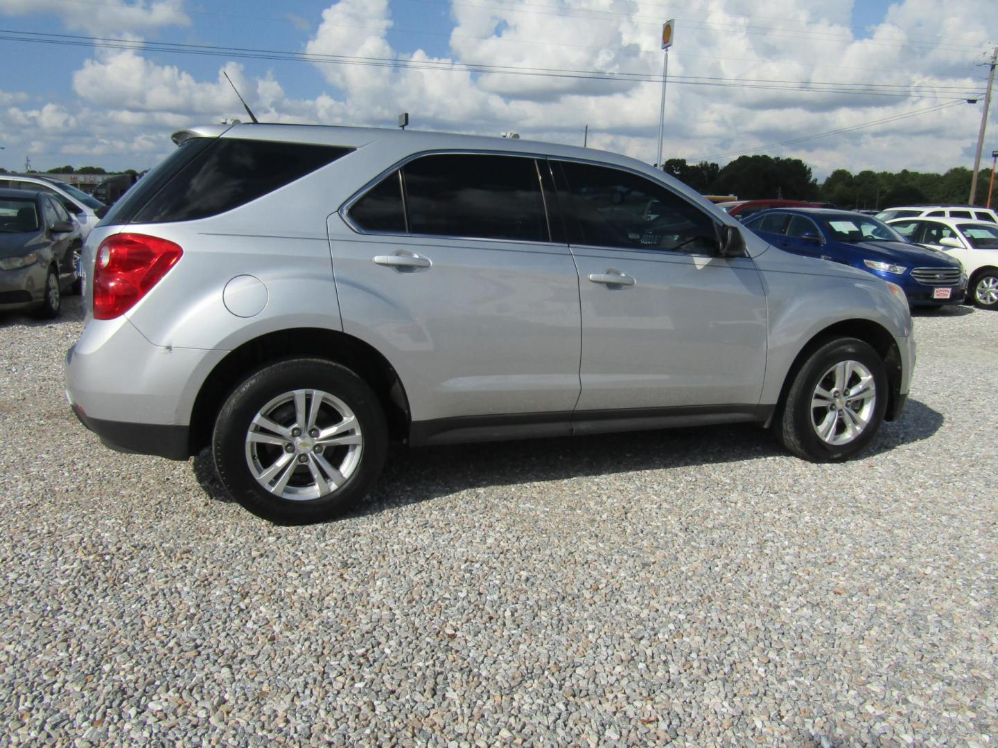 2011 Silver Chevrolet Equinox LS 2WD (2GNALBEC8B1) with an 2.4L L4 DOHC 16V engine, Automatic transmission, located at 15016 S Hwy 231, Midland City, AL, 36350, (334) 983-3001, 31.306210, -85.495277 - Photo#7