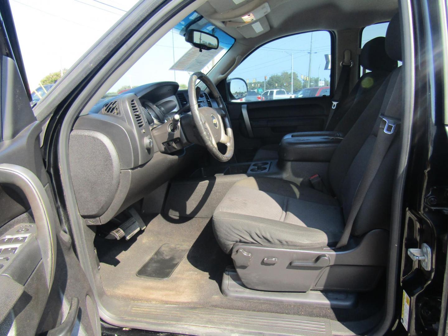 2013 Black Chevrolet Silverado 1500 LT Crew Cab 4WD (3GCPKSE70DG) with an 5.3L V8 OHV 16V FFV engine, Automatic transmission, located at 15016 S Hwy 231, Midland City, AL, 36350, (334) 983-3001, 31.306210, -85.495277 - Photo#8