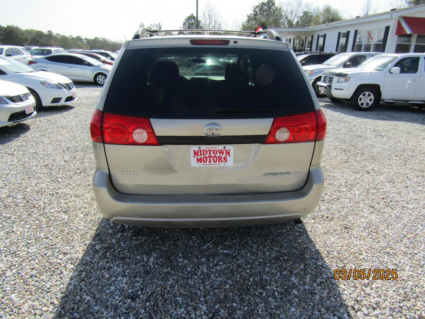 2009 Gold /Tan Toyota Sienna CE FWD 7-Passenger (5TDZK23C09S) with an 3.5L V6 EFI DOHC 24V engine, Automatic transmission, located at 15016 S Hwy 231, Midland City, AL, 36350, (334) 983-3001, 31.306210, -85.495277 - Photo#6