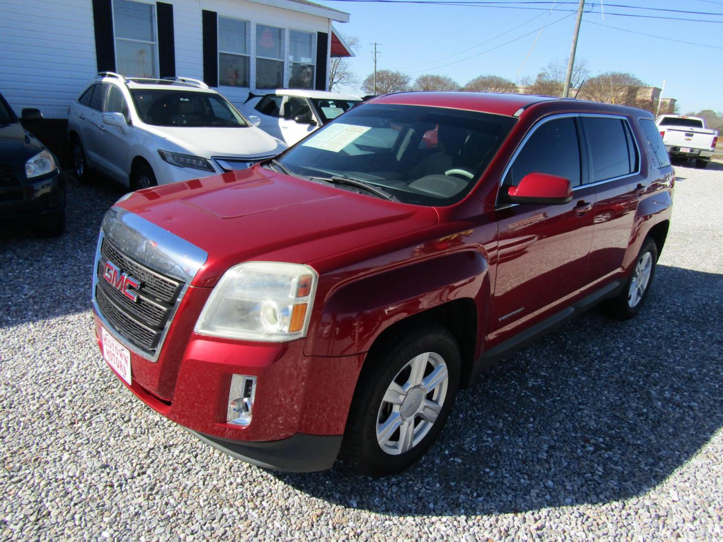 2015 Red GMC Terrain SLE1 FWD (2GKALMEK7F6) with an 2.4L L4 DOHC 16V FFV engine, Automatic transmission, located at 15016 S Hwy 231, Midland City, AL, 36350, (334) 983-3001, 31.306210, -85.495277 - Photo#2