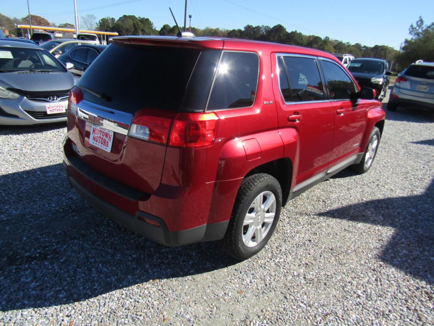 2015 Red GMC Terrain SLE1 FWD (2GKALMEK7F6) with an 2.4L L4 DOHC 16V FFV engine, Automatic transmission, located at 15016 S Hwy 231, Midland City, AL, 36350, (334) 983-3001, 31.306210, -85.495277 - Photo#6