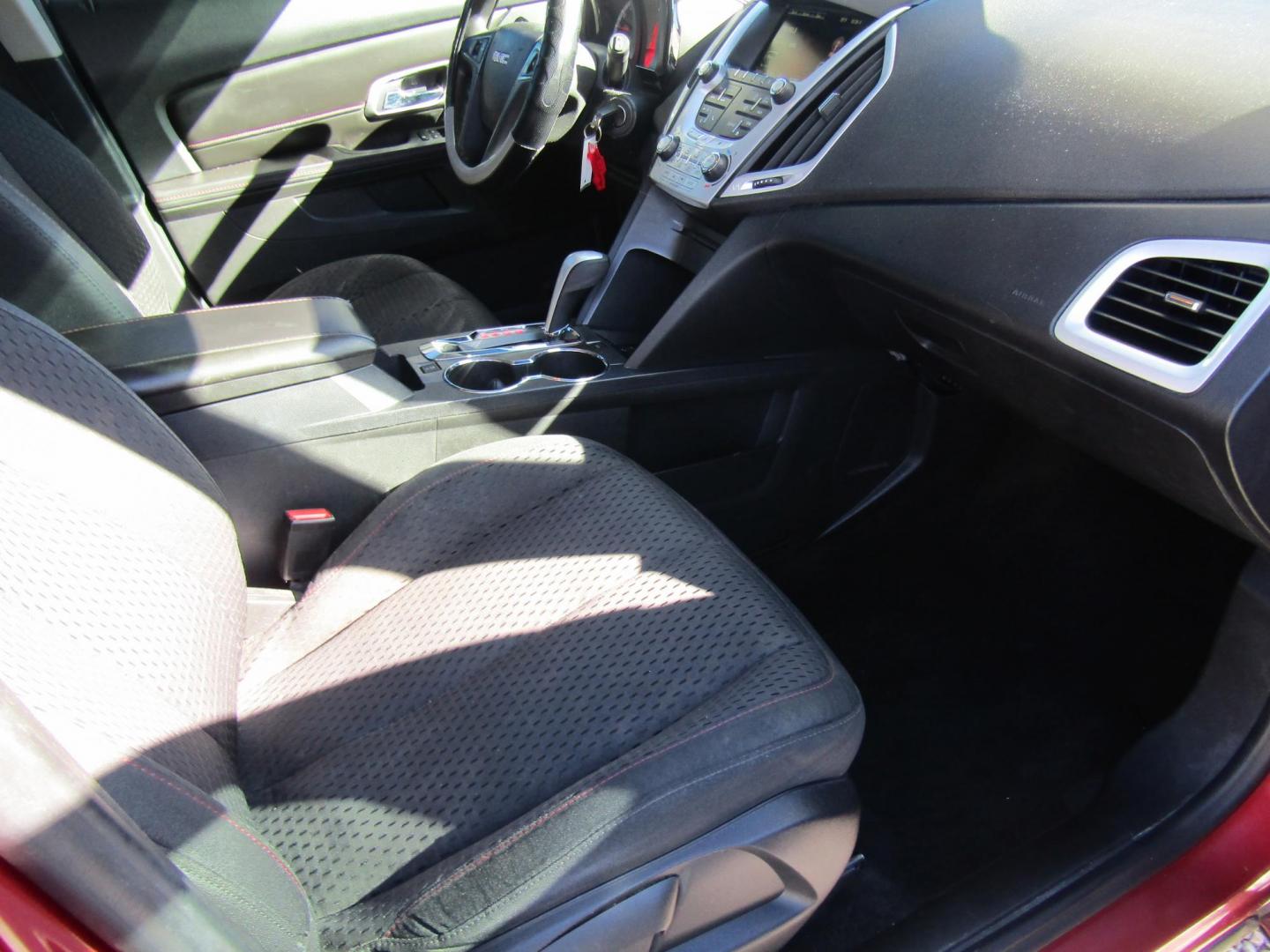 2015 Red GMC Terrain SLE1 FWD (2GKALMEK7F6) with an 2.4L L4 DOHC 16V FFV engine, Automatic transmission, located at 15016 S Hwy 231, Midland City, AL, 36350, (334) 983-3001, 31.306210, -85.495277 - Photo#8