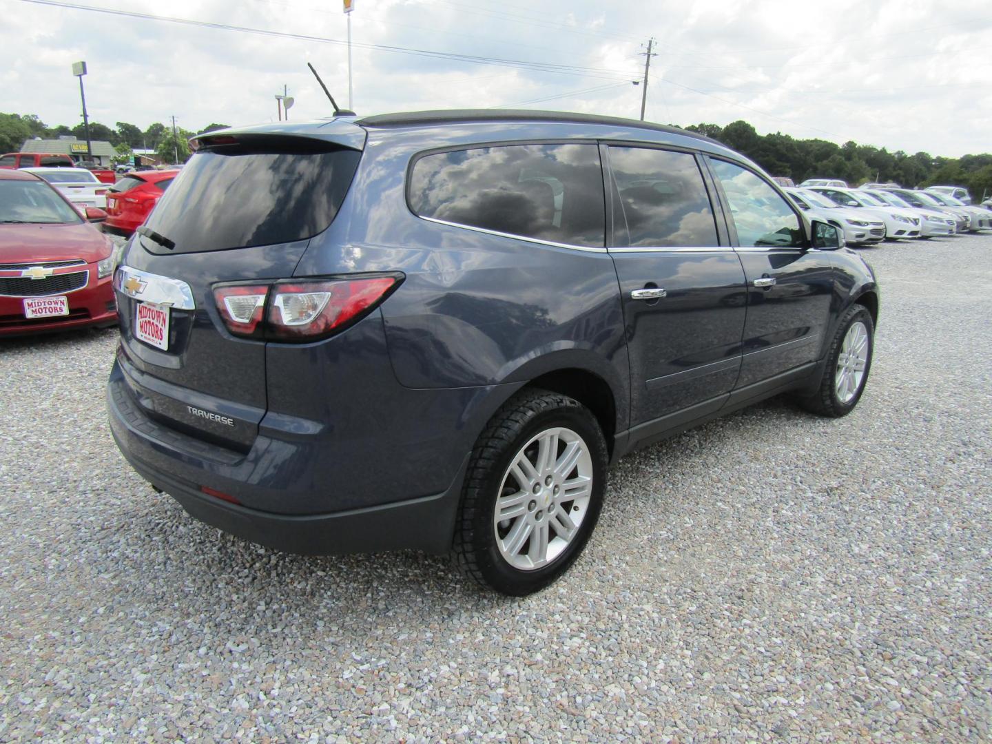 2014 Blue Chevrolet Traverse 1LT FWD (1GNKRGKD4EJ) with an 3.6L V6 DOHC 24V engine, Automatic transmission, located at 15016 S Hwy 231, Midland City, AL, 36350, (334) 983-3001, 31.306210, -85.495277 - Photo#5