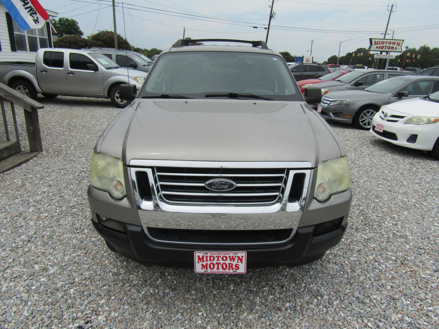2008 Silver /Gray Ford Explorer Sport Trac XLT 4.0L 2WD (1FMEU31E08U) with an 4.0L V6 SOHC 12V engine, Automatic transmission, located at 15016 S Hwy 231, Midland City, AL, 36350, (334) 983-3001, 31.306210, -85.495277- Photo#1
