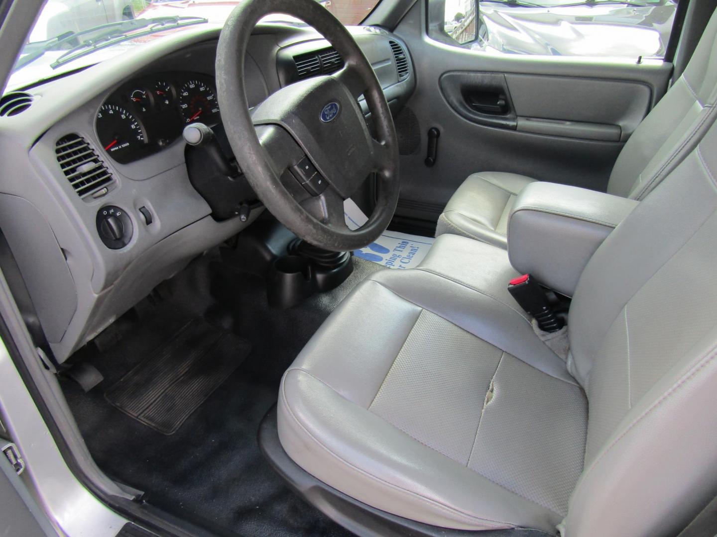2009 Silver Ford Ranger Sport 2WD (1FTYR10D59P) with an 2.3L L4 SOHC 8V engine, 5-Speed transmission, located at 15016 S Hwy 231, Midland City, AL, 36350, (334) 983-3001, 31.306210, -85.495277 - Photo#3