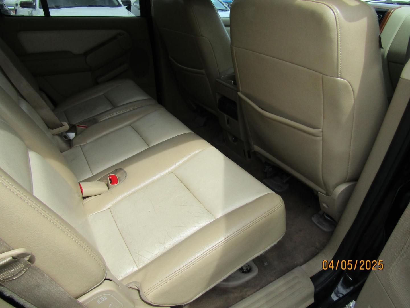 2010 Black /TAN Ford Explorer Eddie Bauer 4.0L 2WD (1FMEU6EE1AU) with an 4.0L V6 SOHC 16V engine, Automatic transmission, located at 15016 S Hwy 231, Midland City, AL, 36350, (334) 983-3001, 31.306210, -85.495277 - Photo#8
