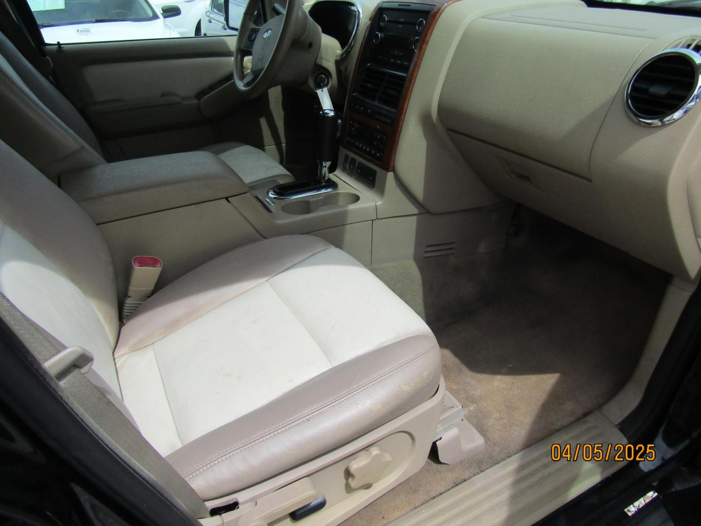 2010 Black /TAN Ford Explorer Eddie Bauer 4.0L 2WD (1FMEU6EE1AU) with an 4.0L V6 SOHC 16V engine, Automatic transmission, located at 15016 S Hwy 231, Midland City, AL, 36350, (334) 983-3001, 31.306210, -85.495277 - Photo#9
