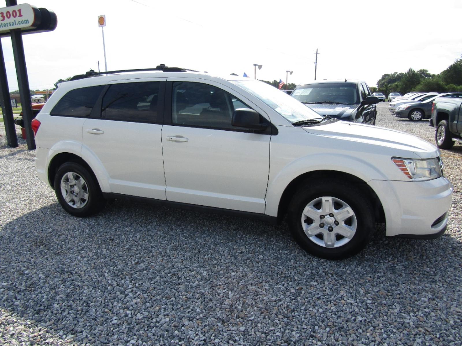2012 White Dodge Journey SE (3C4PDCAB9CT) with an 2.4L L4 DOHC 16V engine, Automatic transmission, located at 15016 S Hwy 231, Midland City, AL, 36350, (334) 983-3001, 31.306210, -85.495277 - Photo #0
