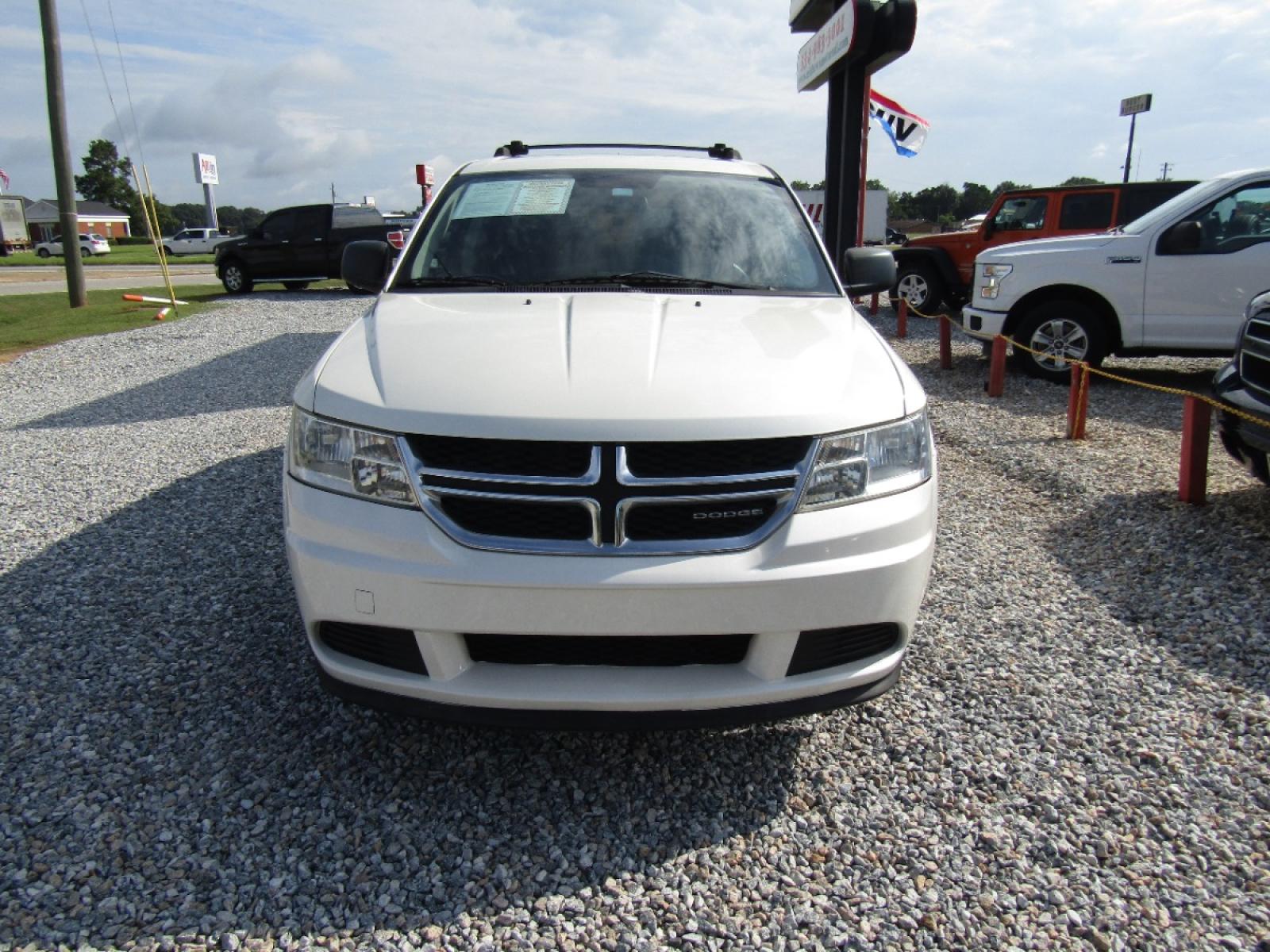 2012 White Dodge Journey SE (3C4PDCAB9CT) with an 2.4L L4 DOHC 16V engine, Automatic transmission, located at 15016 S Hwy 231, Midland City, AL, 36350, (334) 983-3001, 31.306210, -85.495277 - Photo #1