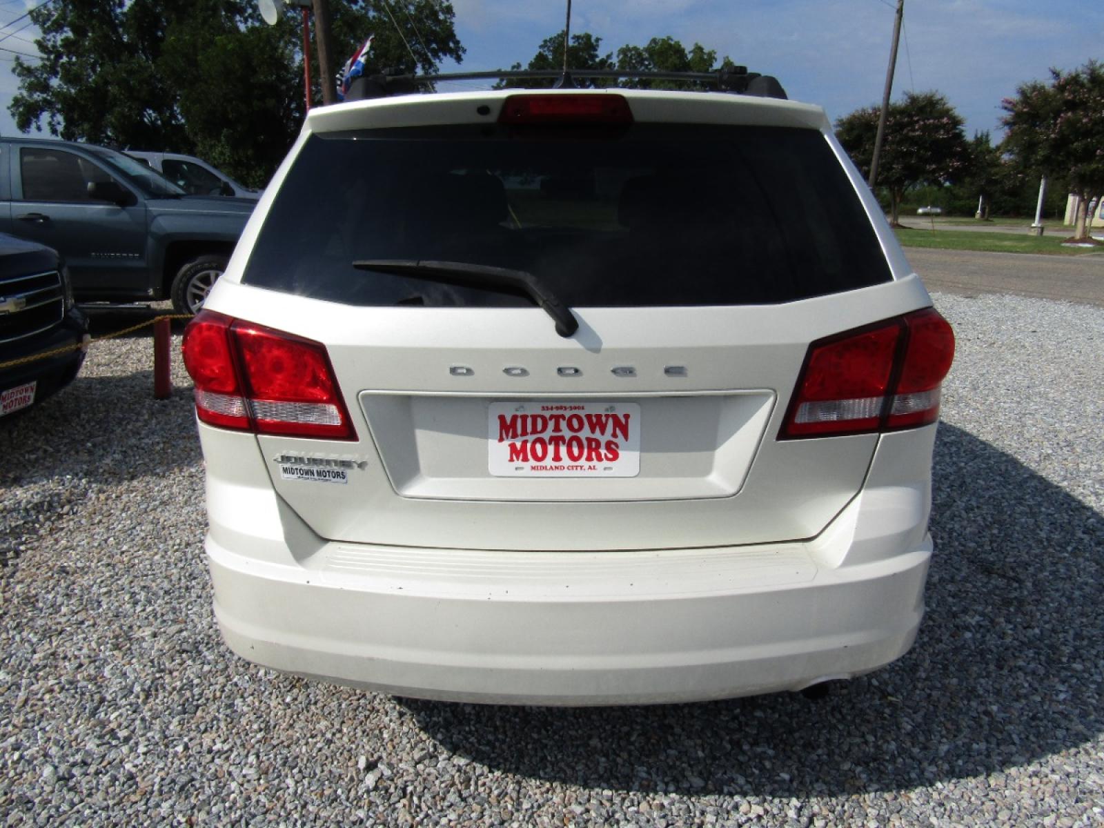 2012 White Dodge Journey SE (3C4PDCAB9CT) with an 2.4L L4 DOHC 16V engine, Automatic transmission, located at 15016 S Hwy 231, Midland City, AL, 36350, (334) 983-3001, 31.306210, -85.495277 - Photo #6