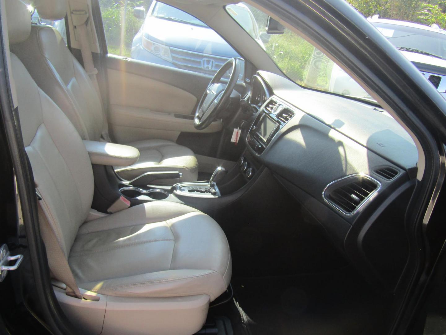 2011 Black /Tan Chrysler 200 Limited (1C3BC2FG9BN) with an 3.6L V6 DOHC 24V engine, Automatic transmission, located at 15016 S Hwy 231, Midland City, AL, 36350, (334) 983-3001, 31.306210, -85.495277 - Photo#3