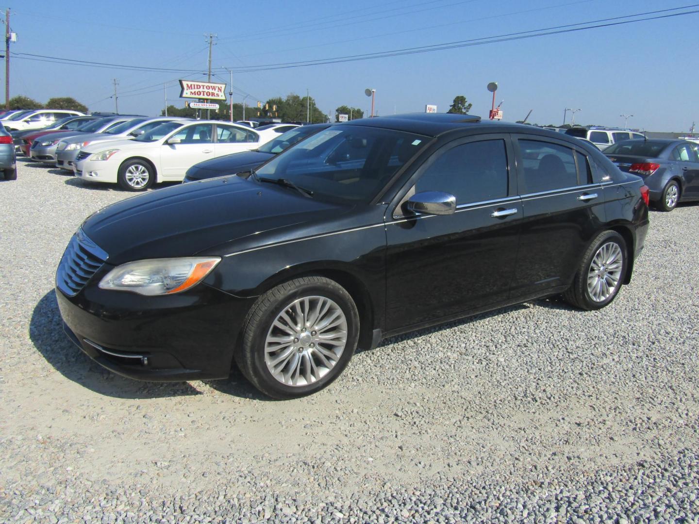 2011 Black /Tan Chrysler 200 Limited (1C3BC2FG9BN) with an 3.6L V6 DOHC 24V engine, Automatic transmission, located at 15016 S Hwy 231, Midland City, AL, 36350, (334) 983-3001, 31.306210, -85.495277 - Photo#2