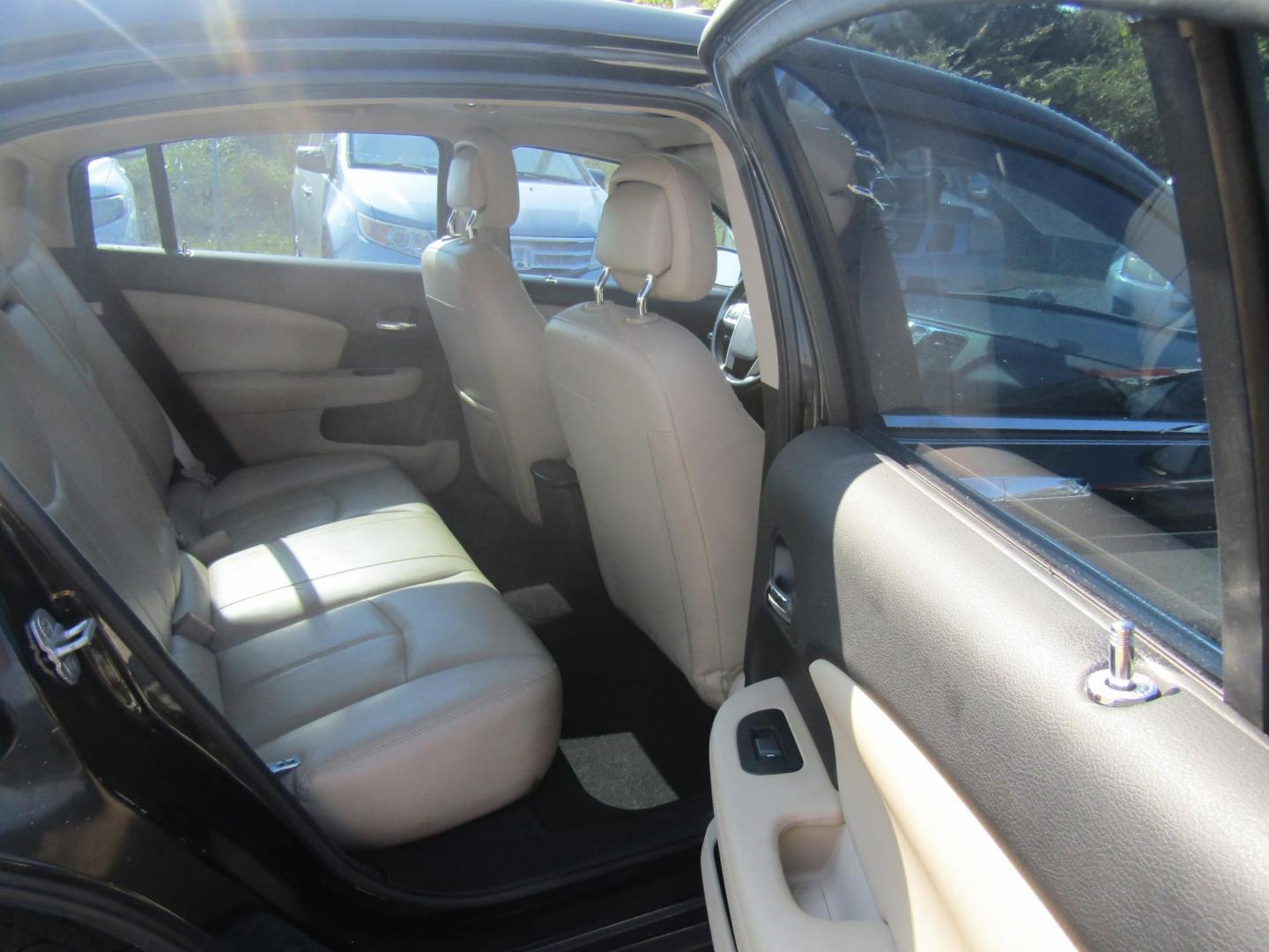 2011 Black /Tan Chrysler 200 Limited (1C3BC2FG9BN) with an 3.6L V6 DOHC 24V engine, Automatic transmission, located at 15016 S Hwy 231, Midland City, AL, 36350, (334) 983-3001, 31.306210, -85.495277 - Photo#4