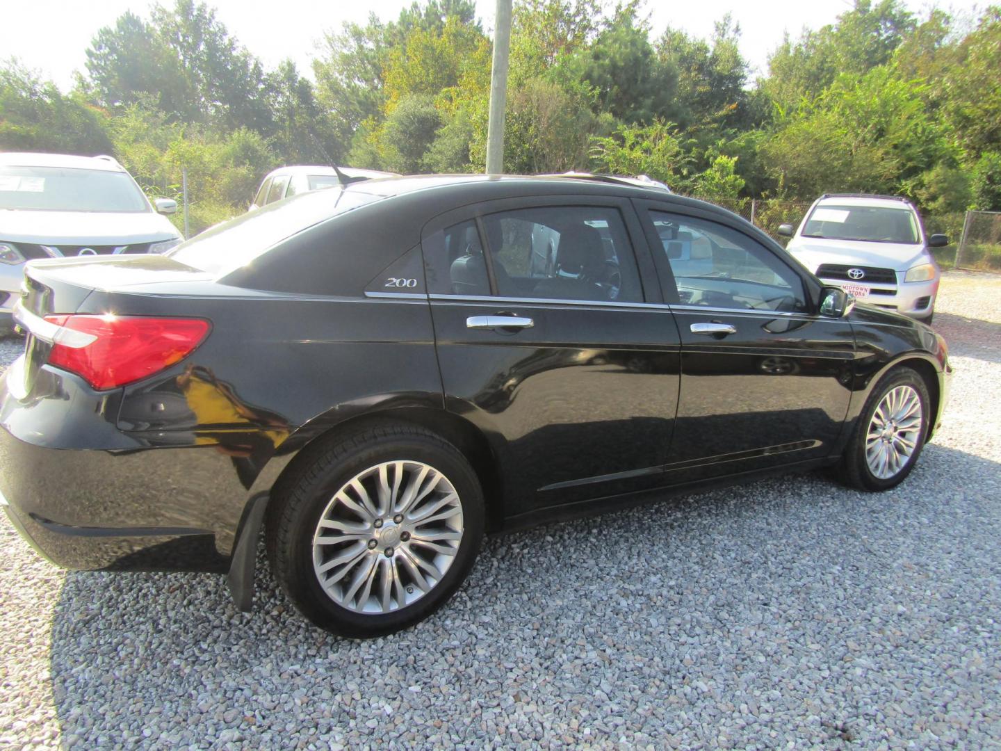 2011 Black /Tan Chrysler 200 Limited (1C3BC2FG9BN) with an 3.6L V6 DOHC 24V engine, Automatic transmission, located at 15016 S Hwy 231, Midland City, AL, 36350, (334) 983-3001, 31.306210, -85.495277 - Photo#5