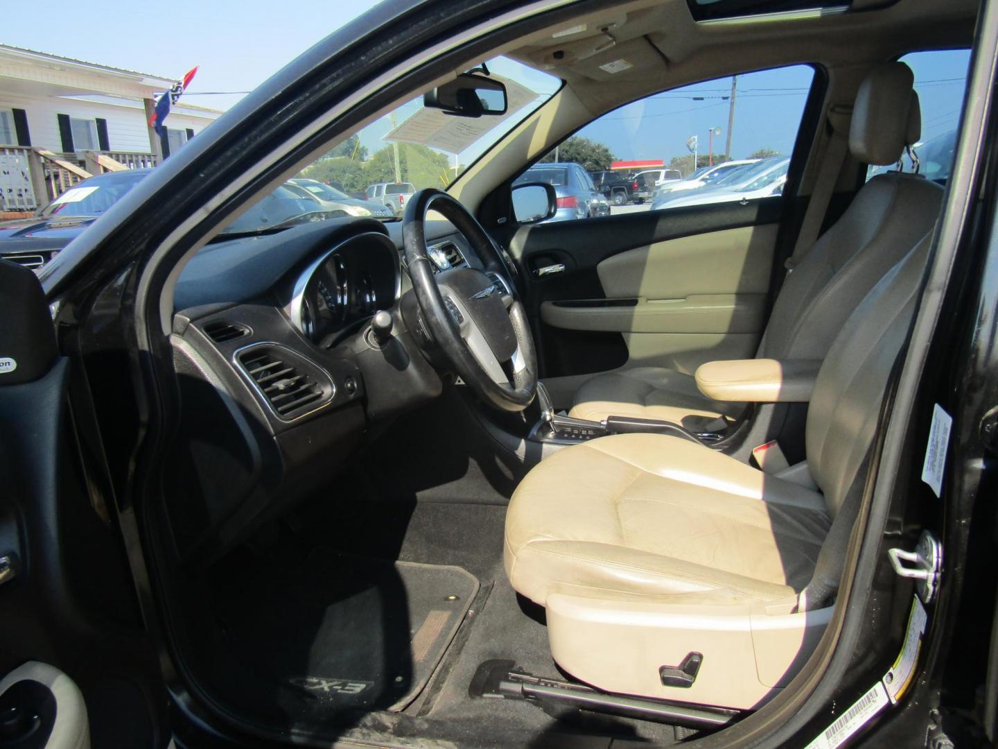 2011 Black /Tan Chrysler 200 Limited (1C3BC2FG9BN) with an 3.6L V6 DOHC 24V engine, Automatic transmission, located at 15016 S Hwy 231, Midland City, AL, 36350, (334) 983-3001, 31.306210, -85.495277 - Photo#7