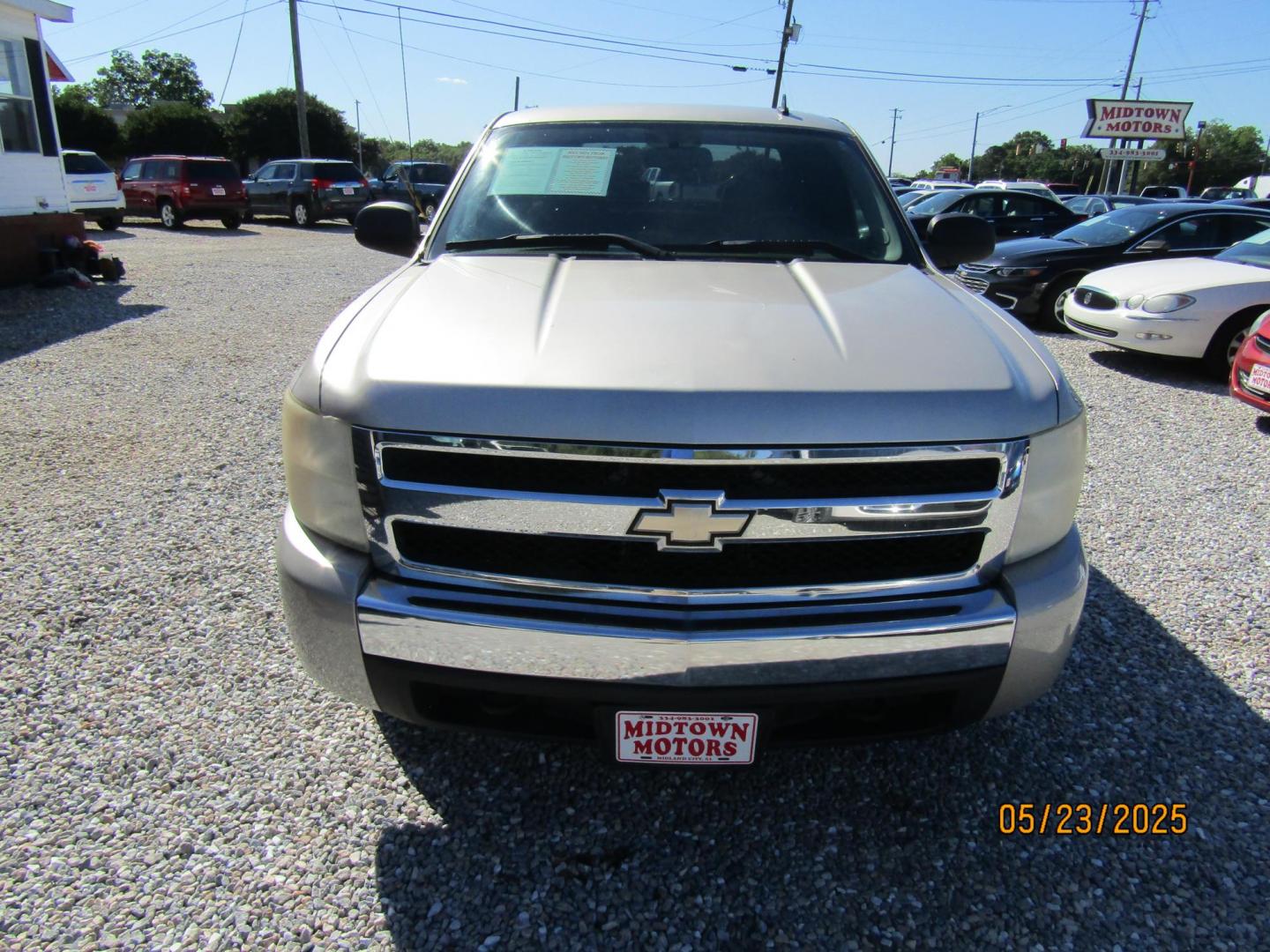 2008 Silver Chevrolet Silverado 1500 LT1 Ext. Cab Long Box 2WD (2GCEC19C181) with an 4.8L V8 OHV 16V engine, Automatic transmission, located at 15016 S Hwy 231, Midland City, AL, 36350, (334) 983-3001, 31.306210, -85.495277 - Photo#1