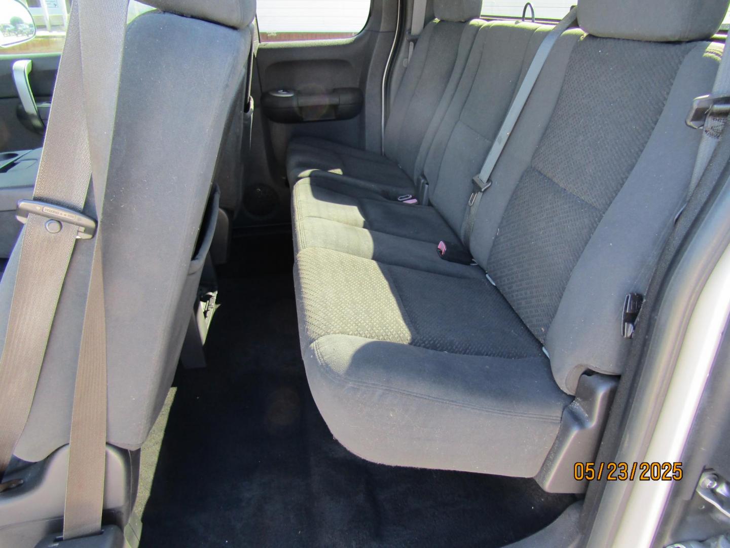 2008 Silver Chevrolet Silverado 1500 LT1 Ext. Cab Long Box 2WD (2GCEC19C181) with an 4.8L V8 OHV 16V engine, Automatic transmission, located at 15016 S Hwy 231, Midland City, AL, 36350, (334) 983-3001, 31.306210, -85.495277 - Photo#4