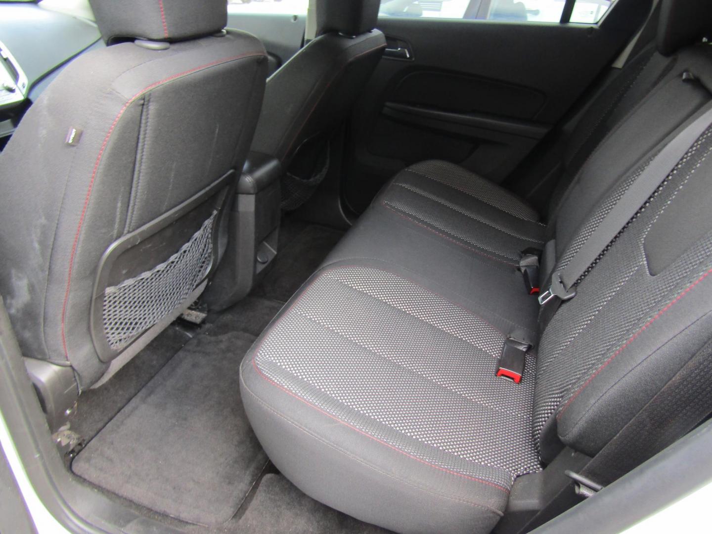 2016 White GMC Terrain SLE2 AWD (2GKFLSEK8G6) with an 2.4L L4 DOHC 16V engine, Automatic transmission, located at 15016 S Hwy 231, Midland City, AL, 36350, (334) 983-3001, 31.306210, -85.495277 - Photo#3