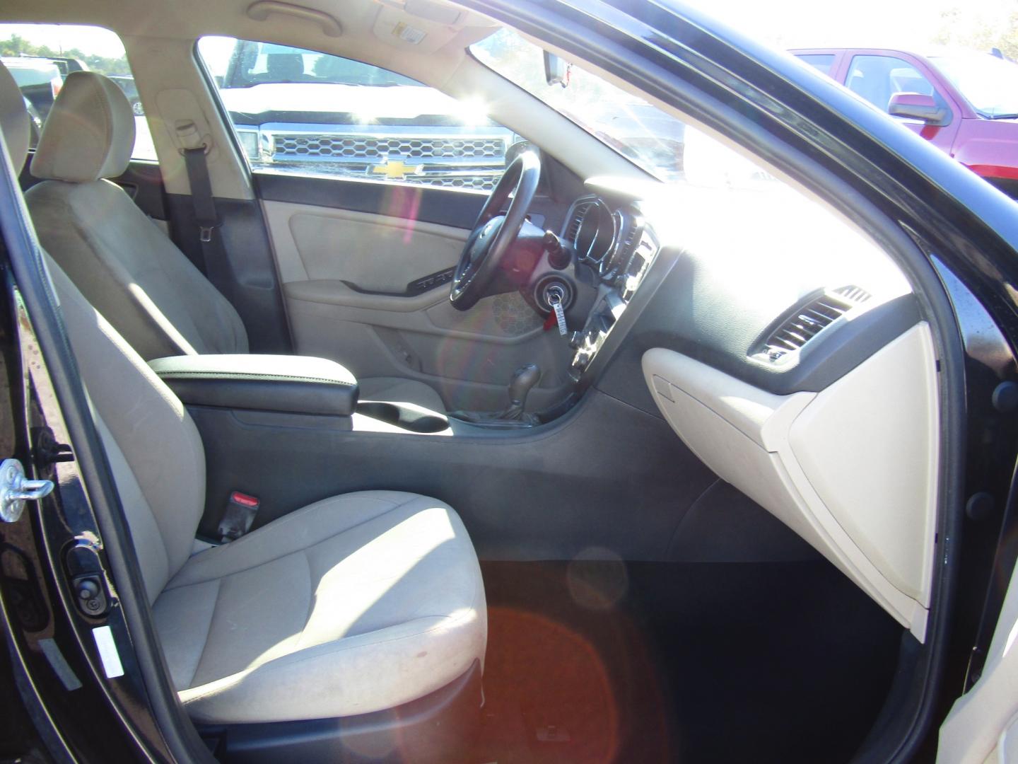 2013 Black Kia Optima LX MT (5XXGM4A72DG) with an 2.4L L4 DOHC 16V engine, 5-Speed Manual transmission, located at 15016 S Hwy 231, Midland City, AL, 36350, (334) 983-3001, 31.306210, -85.495277 - Photo#9