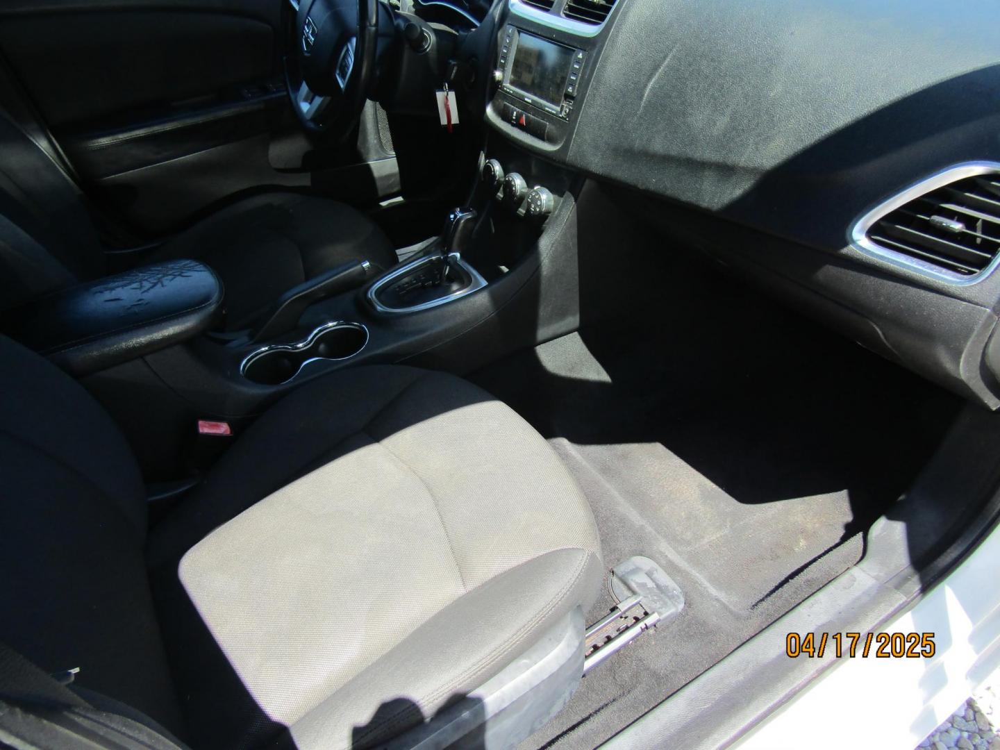 2011 White /Black Dodge Avenger Mainstreet (1B3BD1FB8BN) with an 2.4L L4 DOHC 16V engine, Automatic transmission, located at 15016 S Hwy 231, Midland City, AL, 36350, (334) 983-3001, 31.306210, -85.495277 - Photo#9