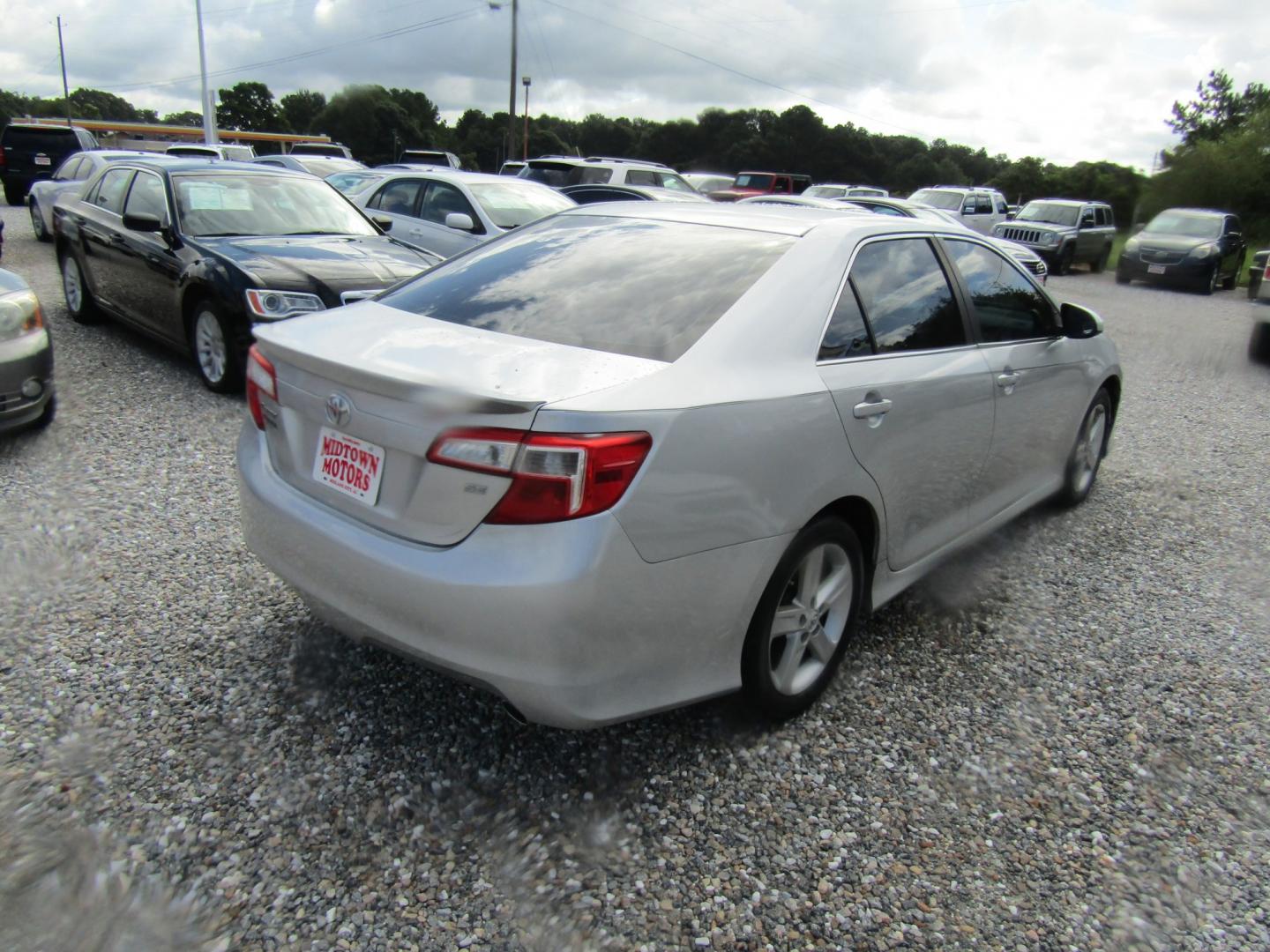 2012 Silver Toyota Camry SE (4T1BF1FK5CU) with an 2.5L L4 DOHC 16V engine, Automatic transmission, located at 15016 S Hwy 231, Midland City, AL, 36350, (334) 983-3001, 31.306210, -85.495277- Photo#7