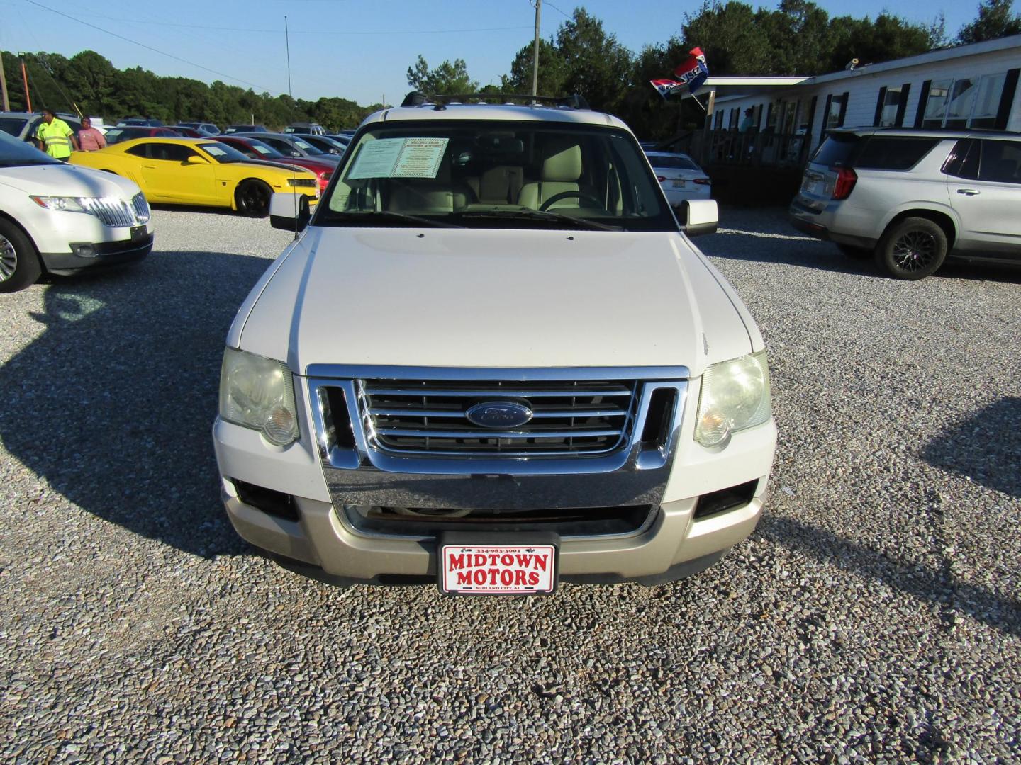 2009 White Ford Explorer Eddie Bauer 4.0L 2WD (1FMEU64E49U) with an 4.0L V6 SOHC 16V engine, Automatic transmission, located at 15016 S Hwy 231, Midland City, AL, 36350, (334) 983-3001, 31.306210, -85.495277 - Photo#1