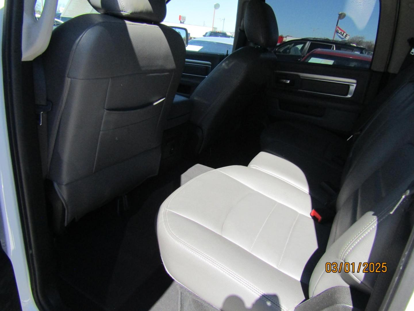 2015 White RAM 1500 SLT Crew Cab SWB 2WD (1C6RR6LT2FS) with an 5.7L V8 OHV 16V engine, Automatic transmission, located at 15016 S Hwy 231, Midland City, AL, 36350, (334) 983-3001, 31.306210, -85.495277 - Photo#4