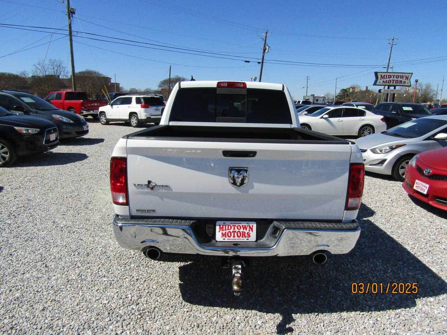 2015 White RAM 1500 SLT Crew Cab SWB 2WD (1C6RR6LT2FS) with an 5.7L V8 OHV 16V engine, Automatic transmission, located at 15016 S Hwy 231, Midland City, AL, 36350, (334) 983-3001, 31.306210, -85.495277 - Photo#6