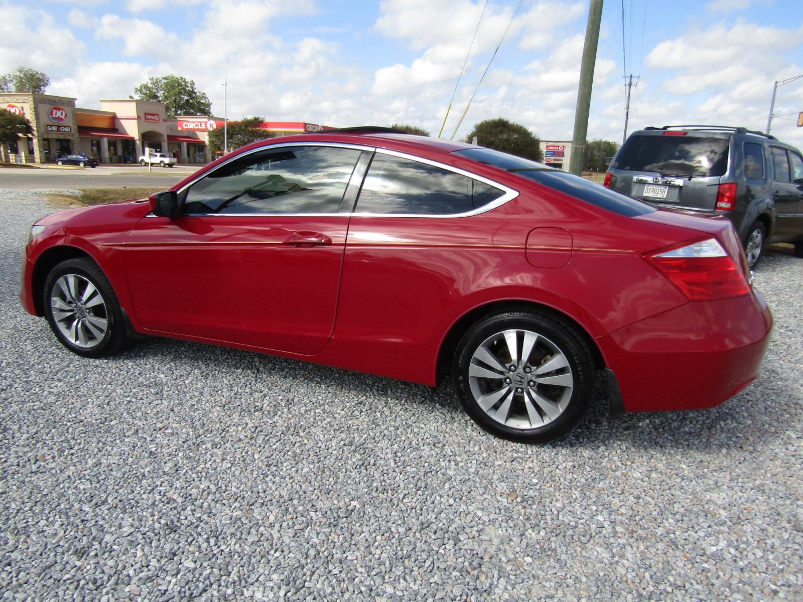 2010 Red /TAN Honda Accord EX Coupe AT (1HGCS1B71AA) with an 2.4L L4 DOHC 16V engine, Automatic transmission, located at 15016 S Hwy 231, Midland City, AL, 36350, (334) 983-3001, 31.306210, -85.495277 - Photo #3