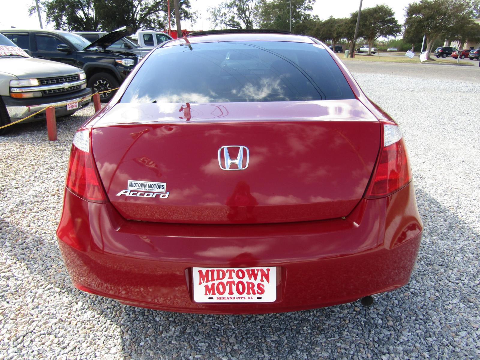 2010 Red /TAN Honda Accord EX Coupe AT (1HGCS1B71AA) with an 2.4L L4 DOHC 16V engine, Automatic transmission, located at 15016 S Hwy 231, Midland City, AL, 36350, (334) 983-3001, 31.306210, -85.495277 - Photo #5