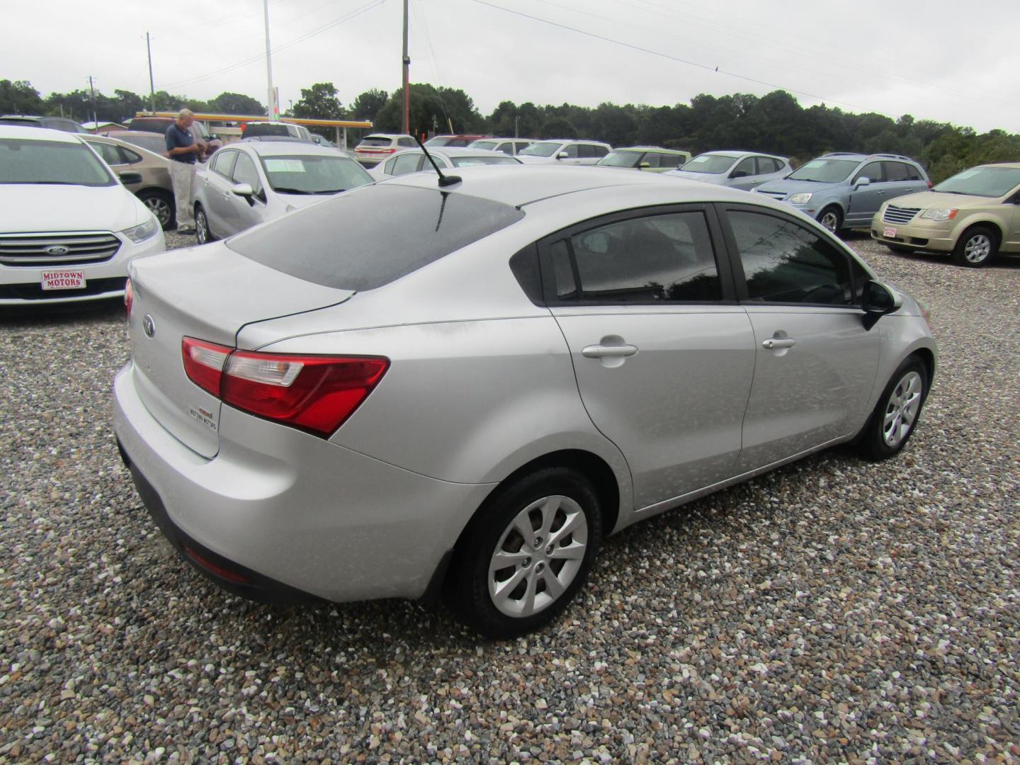 2014 Silver Kia Rio LX (KNADM4A31E6) with an 1.6L L4 DOHC 16V engine, Automatic transmission, located at 15016 S Hwy 231, Midland City, AL, 36350, (334) 983-3001, 31.306210, -85.495277 - Photo#7
