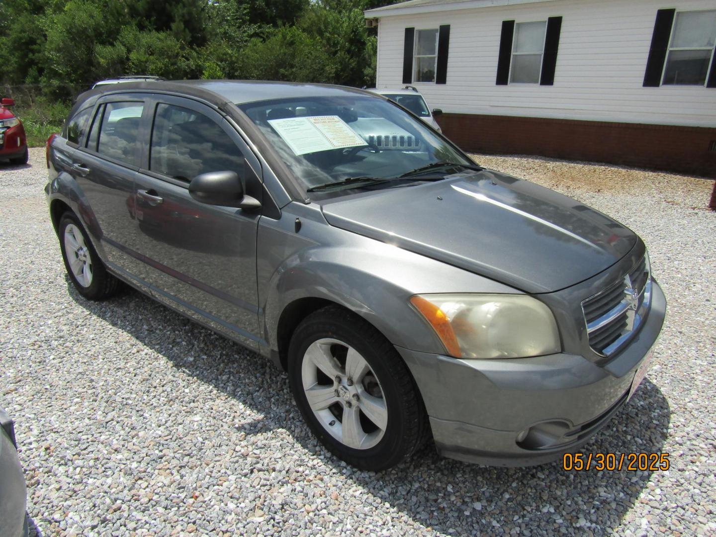 2012 Gray Dodge Caliber SXT (1C3CDWDA2CD) with an 2.0L L4 DOHC 16V engine, Automatic transmission, located at 15016 S Hwy 231, Midland City, AL, 36350, (334) 983-3001, 31.306210, -85.495277 - Photo#0