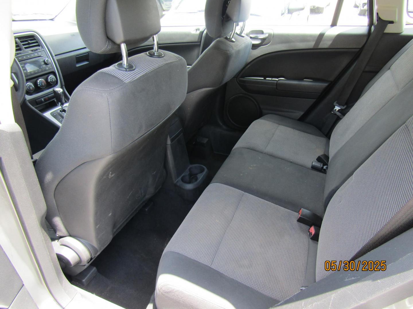 2012 Gray Dodge Caliber SXT (1C3CDWDA2CD) with an 2.0L L4 DOHC 16V engine, Automatic transmission, located at 15016 S Hwy 231, Midland City, AL, 36350, (334) 983-3001, 31.306210, -85.495277 - Photo#4