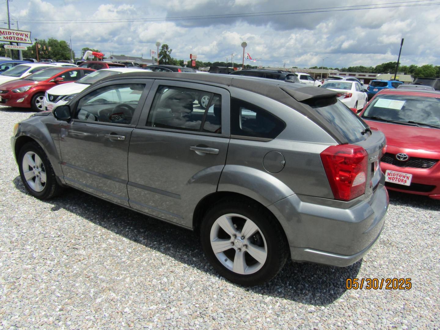 2012 Gray Dodge Caliber SXT (1C3CDWDA2CD) with an 2.0L L4 DOHC 16V engine, Automatic transmission, located at 15016 S Hwy 231, Midland City, AL, 36350, (334) 983-3001, 31.306210, -85.495277 - Photo#5