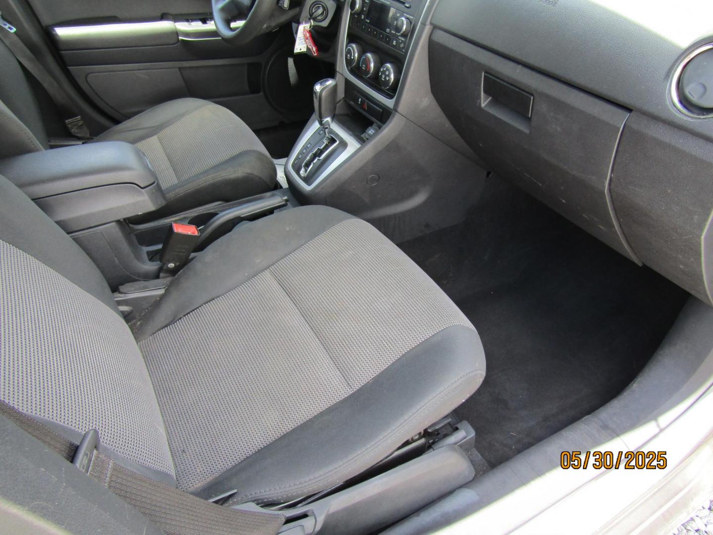 2012 Gray Dodge Caliber SXT (1C3CDWDA2CD) with an 2.0L L4 DOHC 16V engine, Automatic transmission, located at 15016 S Hwy 231, Midland City, AL, 36350, (334) 983-3001, 31.306210, -85.495277 - Photo#9