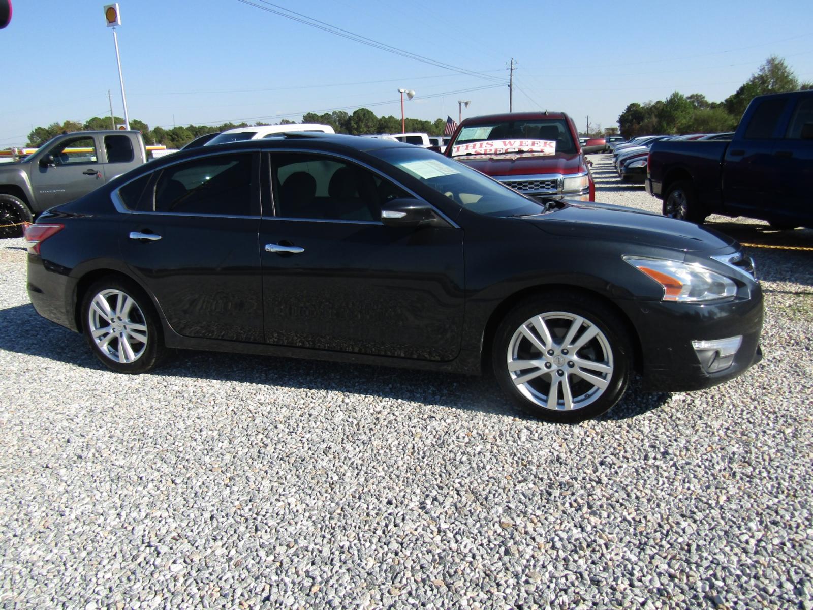 2013 Blue Nissan Altima 3.5 SV (1N4BL3AP7DC) with an 3.5L V6 DOHC 24V engine, Automatic transmission, located at 15016 S Hwy 231, Midland City, AL, 36350, (334) 983-3001, 31.306210, -85.495277 - Photo #0