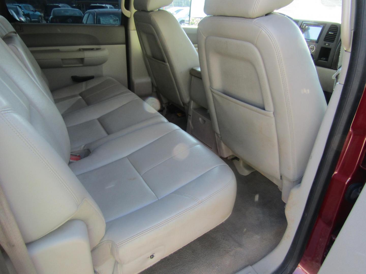 2013 Red /Gray Chevrolet Silverado 1500 LT Crew Cab 4WD (3GCPKSE78DG) with an 5.3L V8 OHV 16V FFV engine, Automatic transmission, located at 15016 S Hwy 231, Midland City, AL, 36350, (334) 983-3001, 31.306210, -85.495277 - Photo#8