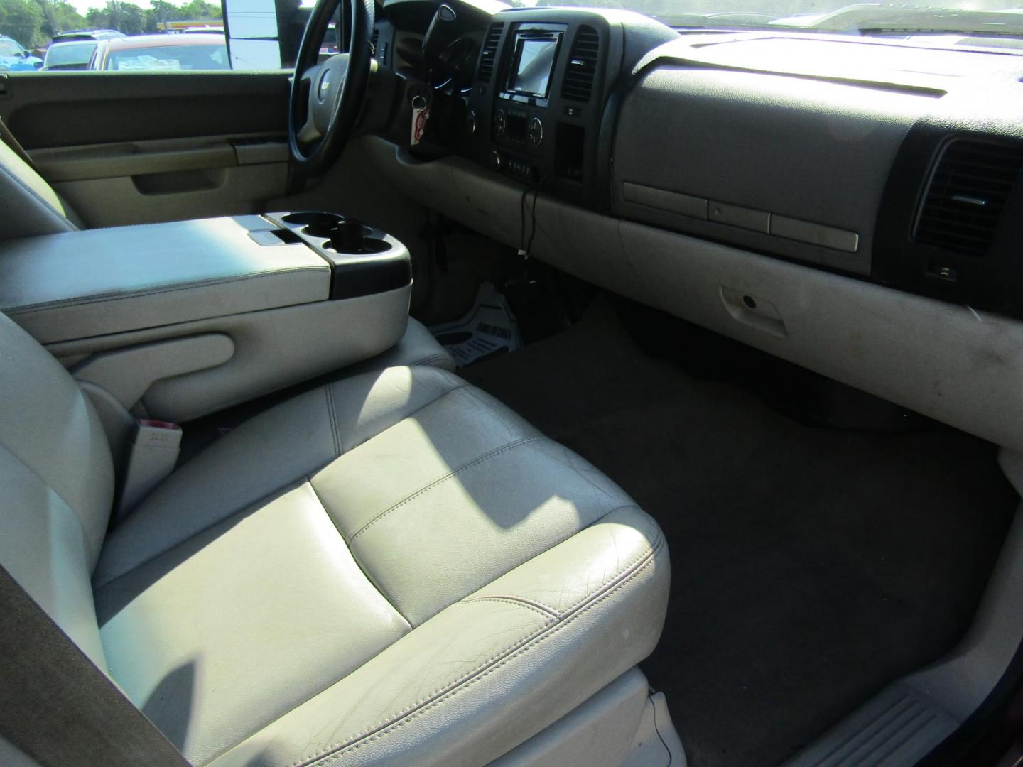 2013 Red /Gray Chevrolet Silverado 1500 LT Crew Cab 4WD (3GCPKSE78DG) with an 5.3L V8 OHV 16V FFV engine, Automatic transmission, located at 15016 S Hwy 231, Midland City, AL, 36350, (334) 983-3001, 31.306210, -85.495277 - Photo#9