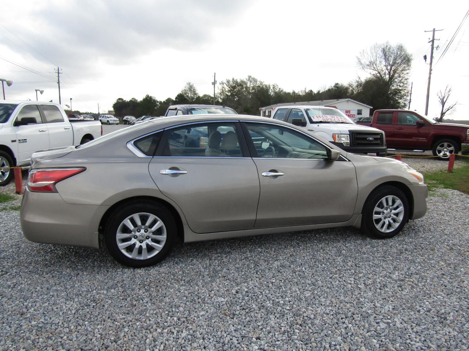 2014 Gold /Tan Nissan Altima 2.5 SL (1N4AL3AP0EC) with an 2.5L L4 DOHC 16V engine, Continuously Variable Transmission transmission, located at 15016 S Hwy 231, Midland City, AL, 36350, (334) 983-3001, 31.306210, -85.495277 - Photo #7