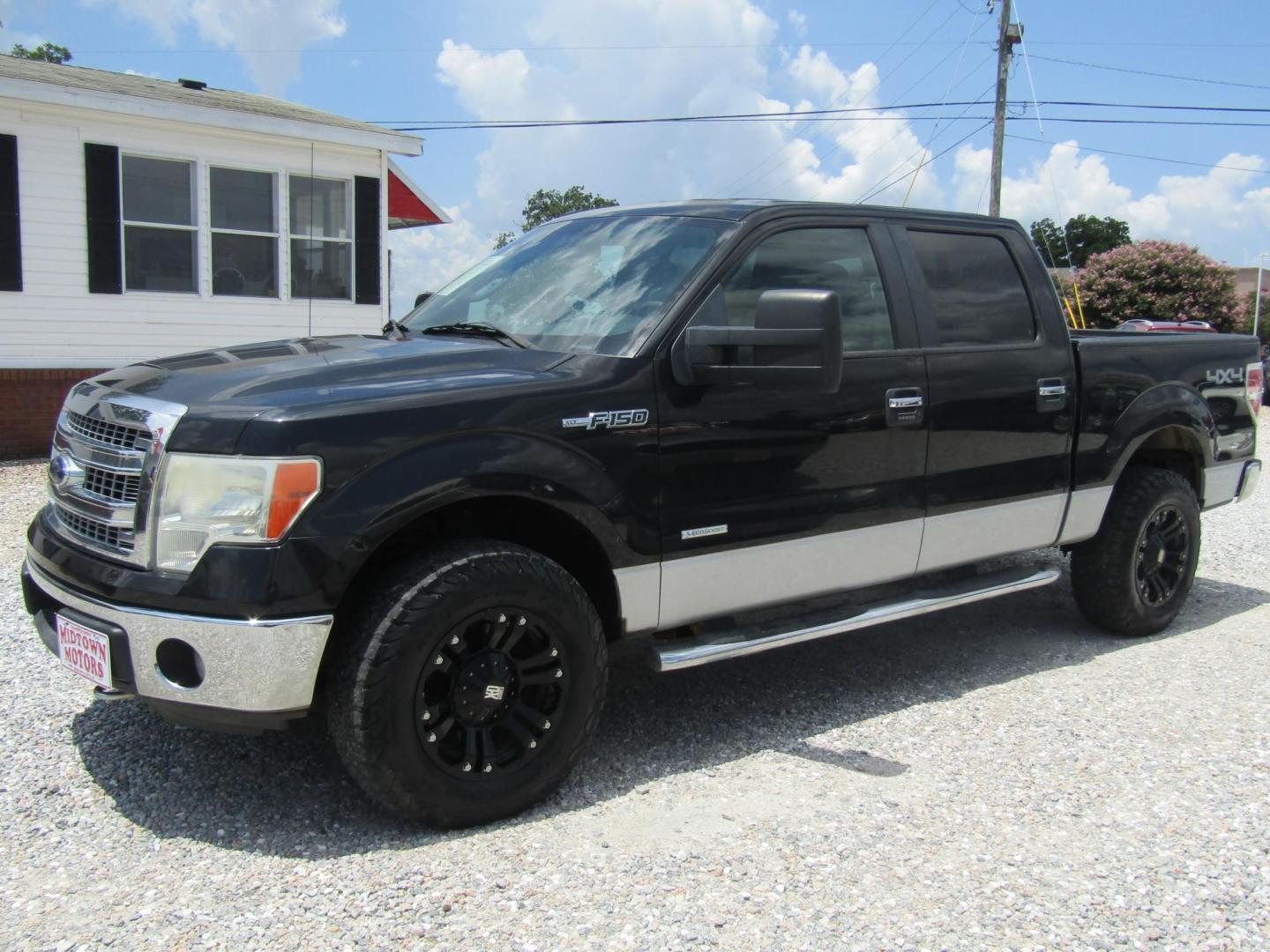 2013 Black Ford F-150 XLT SuperCrew 6.5-ft. Bed 4WD (1FTFW1ET9DF) with an 3.5L V6 TURBO engine, Automatic transmission, located at 15016 S Hwy 231, Midland City, AL, 36350, (334) 983-3001, 31.306210, -85.495277 - Photo#2