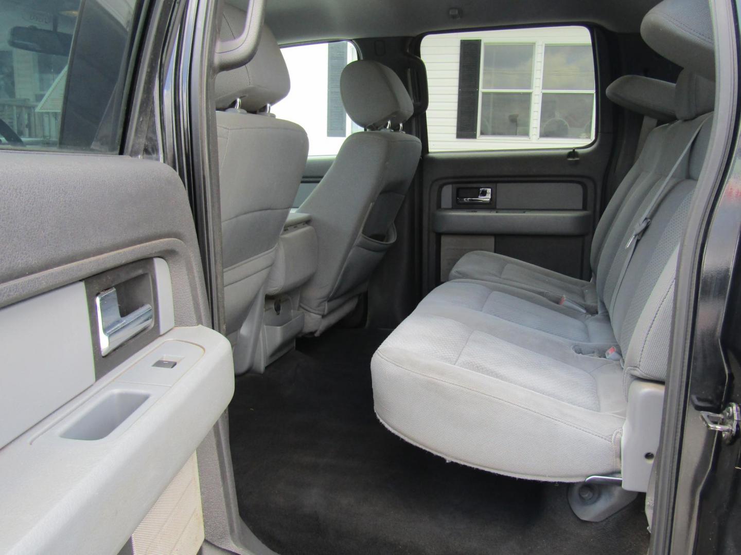 2013 Black Ford F-150 XLT SuperCrew 6.5-ft. Bed 4WD (1FTFW1ET9DF) with an 3.5L V6 TURBO engine, Automatic transmission, located at 15016 S Hwy 231, Midland City, AL, 36350, (334) 983-3001, 31.306210, -85.495277 - Photo#4