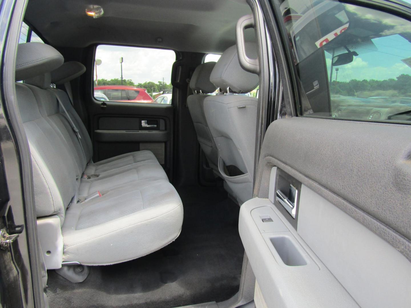 2013 Black Ford F-150 XLT SuperCrew 6.5-ft. Bed 4WD (1FTFW1ET9DF) with an 3.5L V6 TURBO engine, Automatic transmission, located at 15016 S Hwy 231, Midland City, AL, 36350, (334) 983-3001, 31.306210, -85.495277 - Photo#9