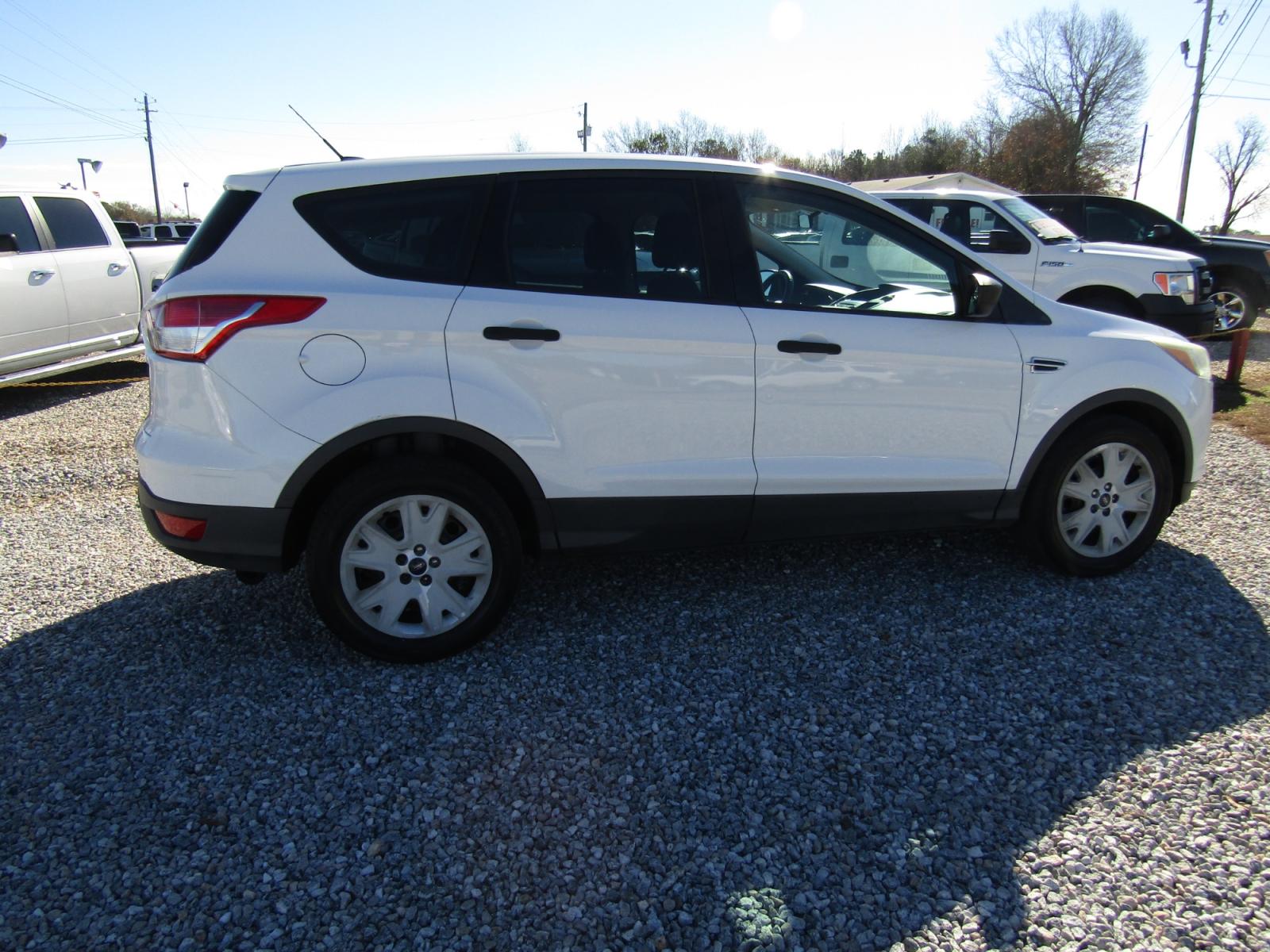 2015 White Ford Escape S FWD (1FMCU0F74FU) with an 2.5L L4 DOHC 16V engine, Automatic transmission, located at 15016 S Hwy 231, Midland City, AL, 36350, (334) 983-3001, 31.306210, -85.495277 - Photo #8