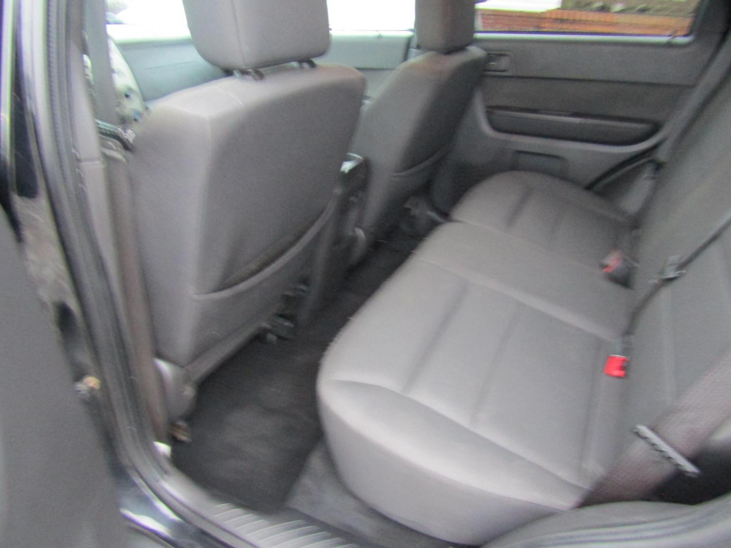 2012 Black /Gray Ford Escape XLT FWD (1FMCU0DG1CK) with an 3.0L V6 DOHC 24V engine, Automatic transmission, located at 15016 S Hwy 231, Midland City, AL, 36350, (334) 983-3001, 31.306210, -85.495277 - Photo#3